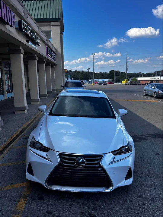 2019 Lexus IS 3rd Gen - Image 4 of 9