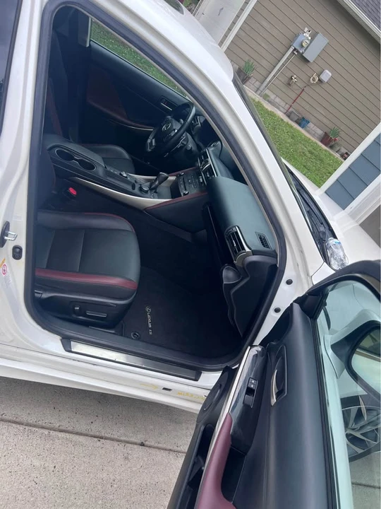 2019 Lexus IS 3rd Gen - Image 6 of 9