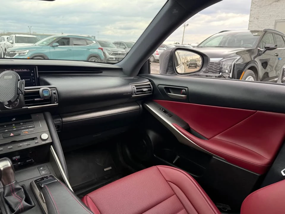 2019 Lexus IS 3rd Gen - Image 10 of 12