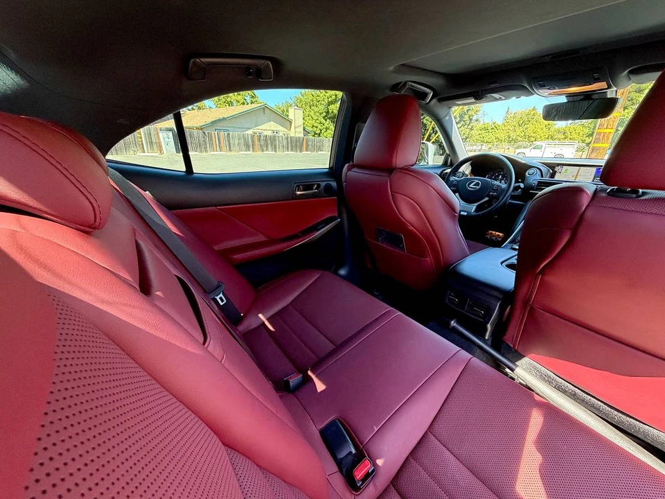 2019 Lexus IS 3rd Gen - Image 11 of 16
