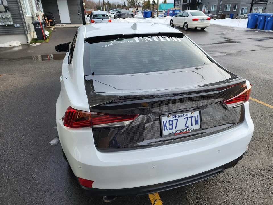 2019 Lexus IS 3rd Gen - Image 28 of 31