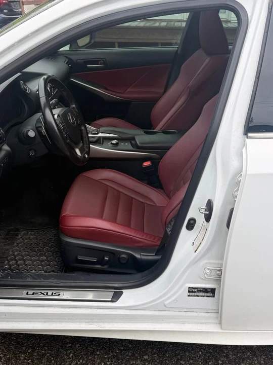 2019 Lexus IS 3rd Gen - Image 9 of 15