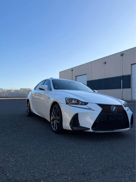 2019 Lexus IS 3rd Gen - Image 9 of 18