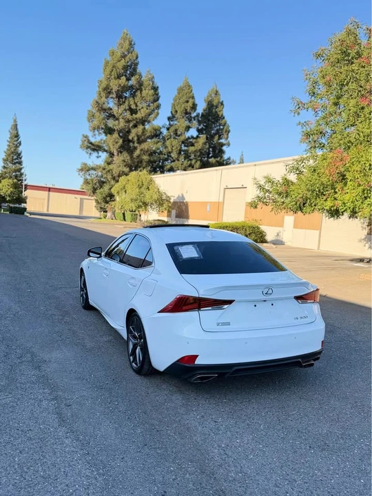 2019 Lexus IS 3rd Gen - Image 18 of 18