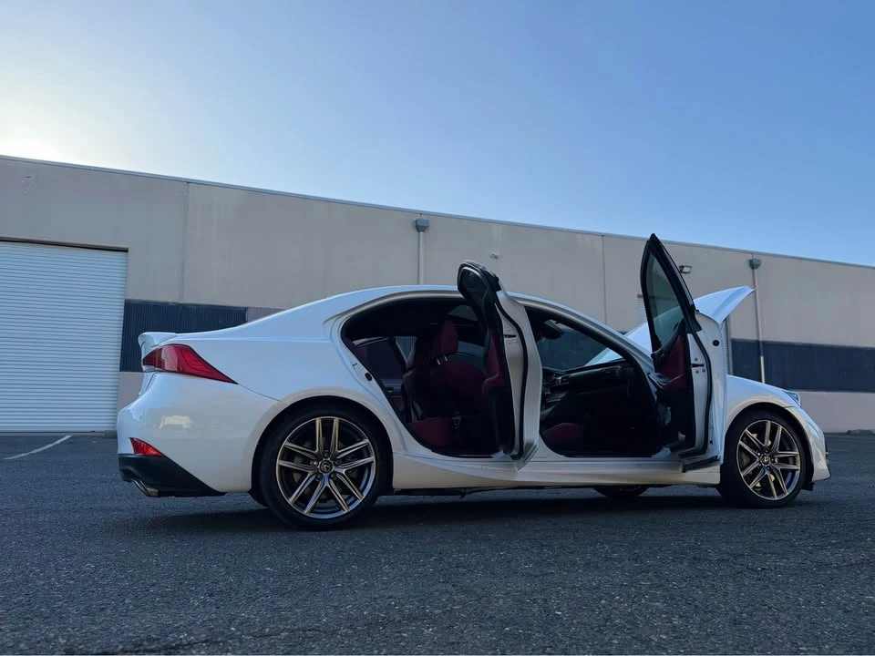 2019 Lexus IS 3rd Gen - Image 15 of 18