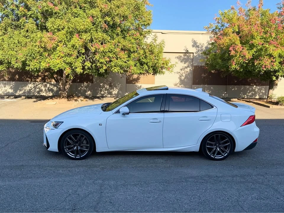2019 Lexus IS 3rd Gen - Image 5 of 18