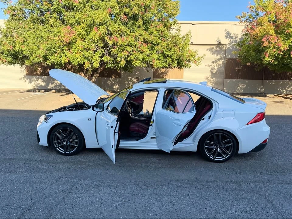 2019 Lexus IS 3rd Gen - Image 12 of 18