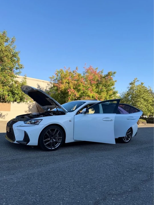 2019 Lexus IS 3rd Gen - Image 11 of 18