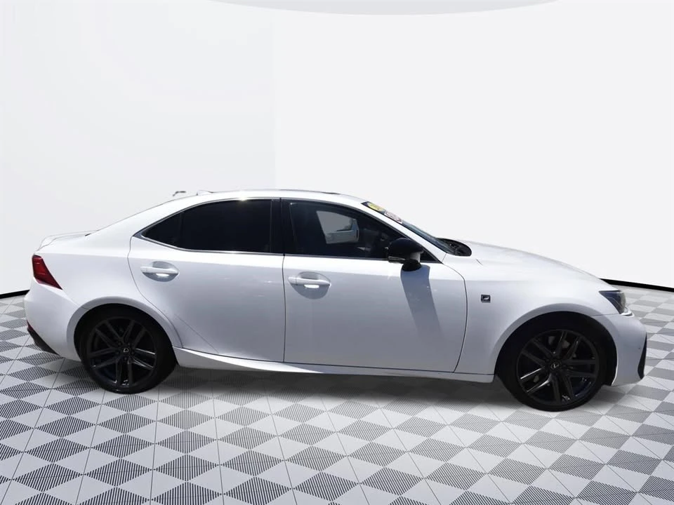 2019 Lexus IS 3rd Gen - Image 19 of 20