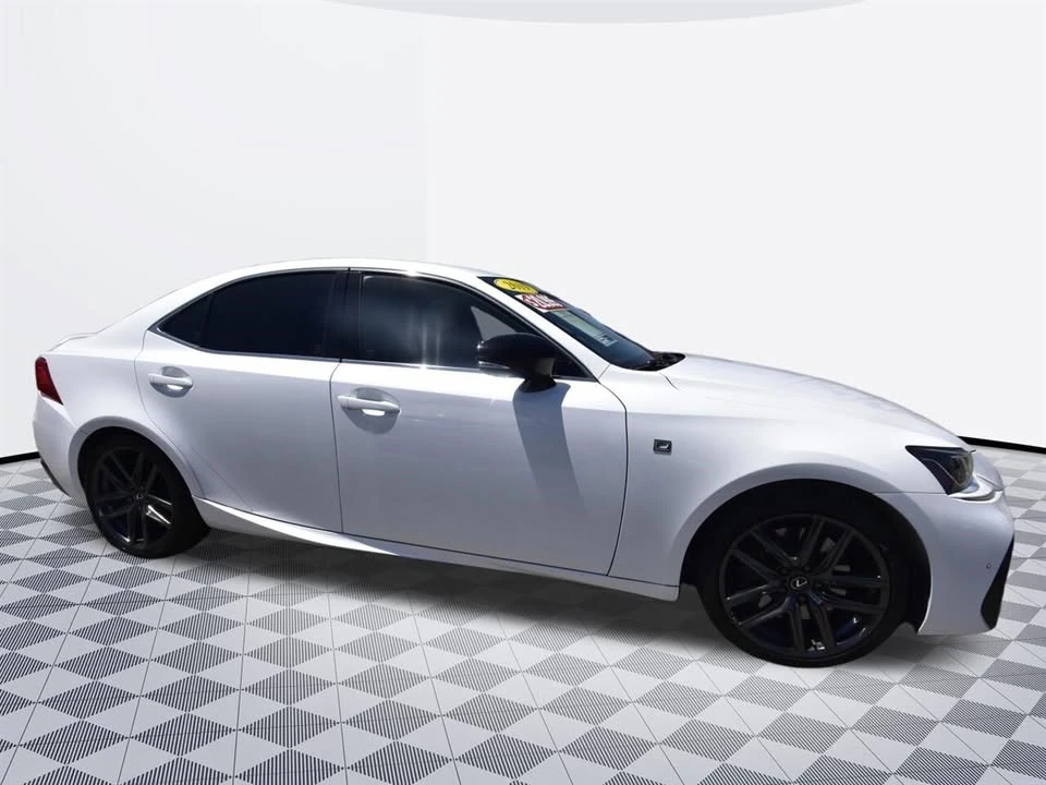 2019 Lexus IS 3rd Gen - Image 5 of 20
