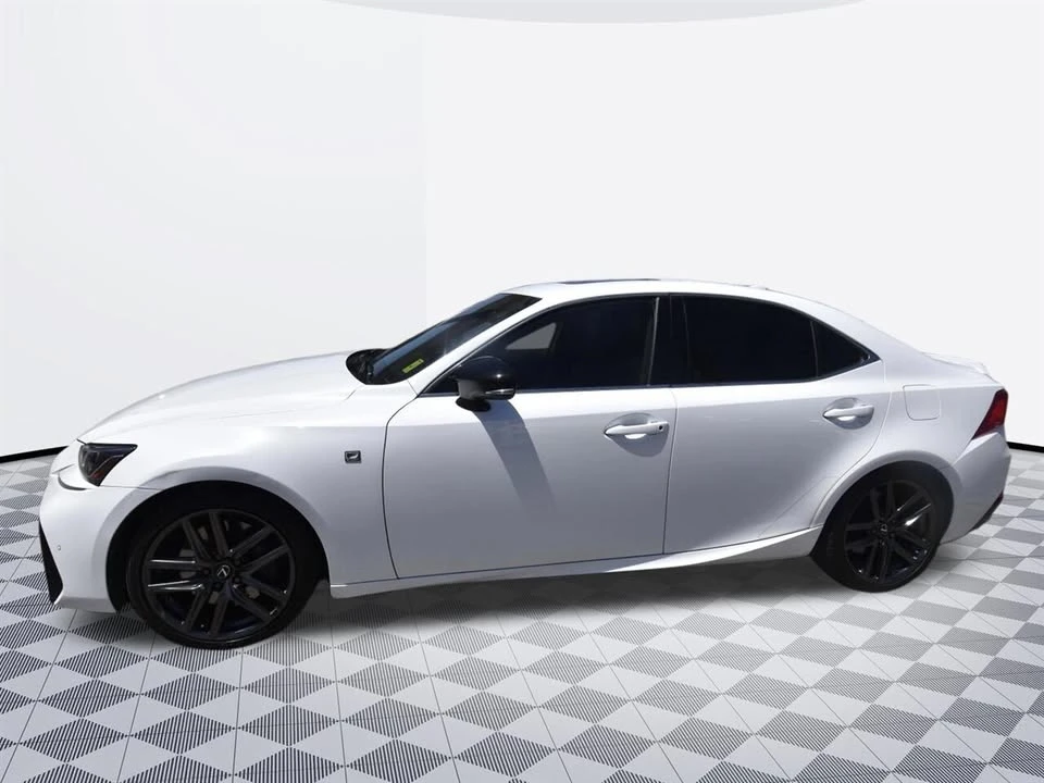 2019 Lexus IS 3rd Gen - Image 4 of 20