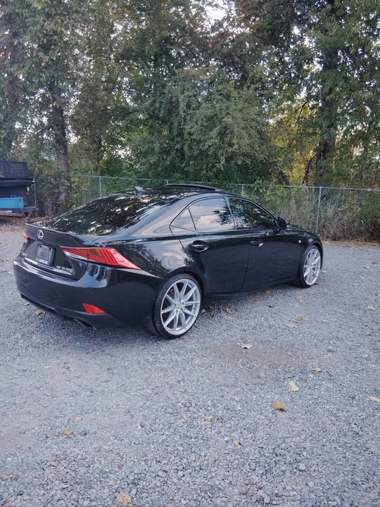 2019 Lexus IS 3rd Gen - Image 4 of 10