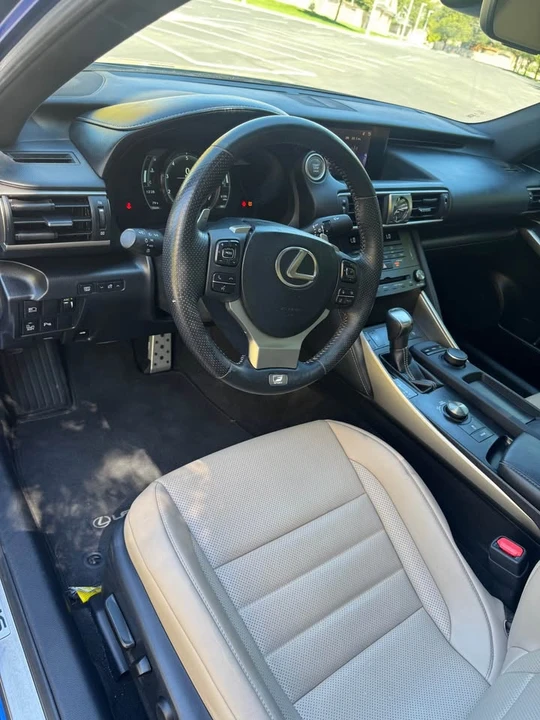 2019 Lexus IS 3rd Gen - Image 15 of 18