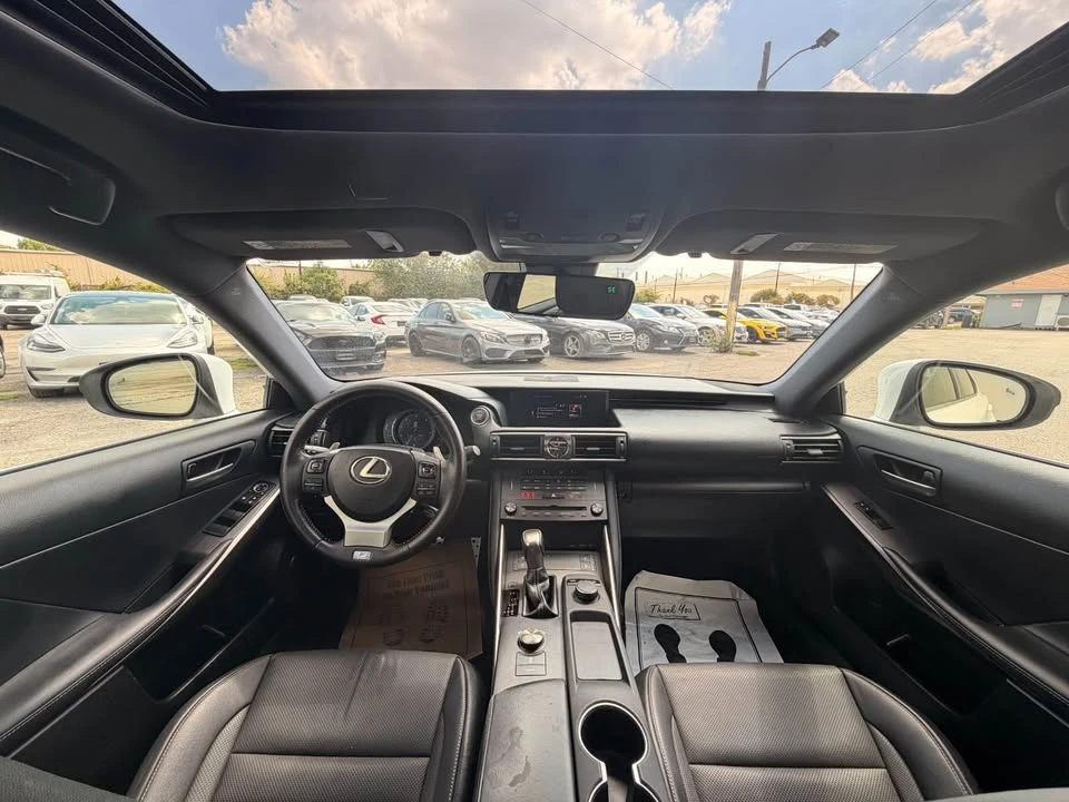 2019 Lexus IS 3rd Gen - Image 18 of 20