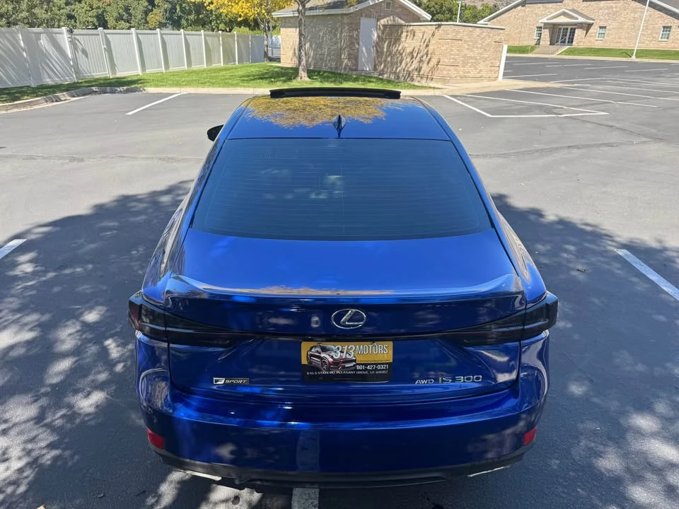 2019 Lexus IS 3rd Gen - Image 7 of 18