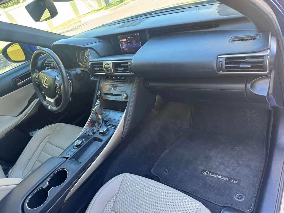 2019 Lexus IS 3rd Gen - Image 12 of 18