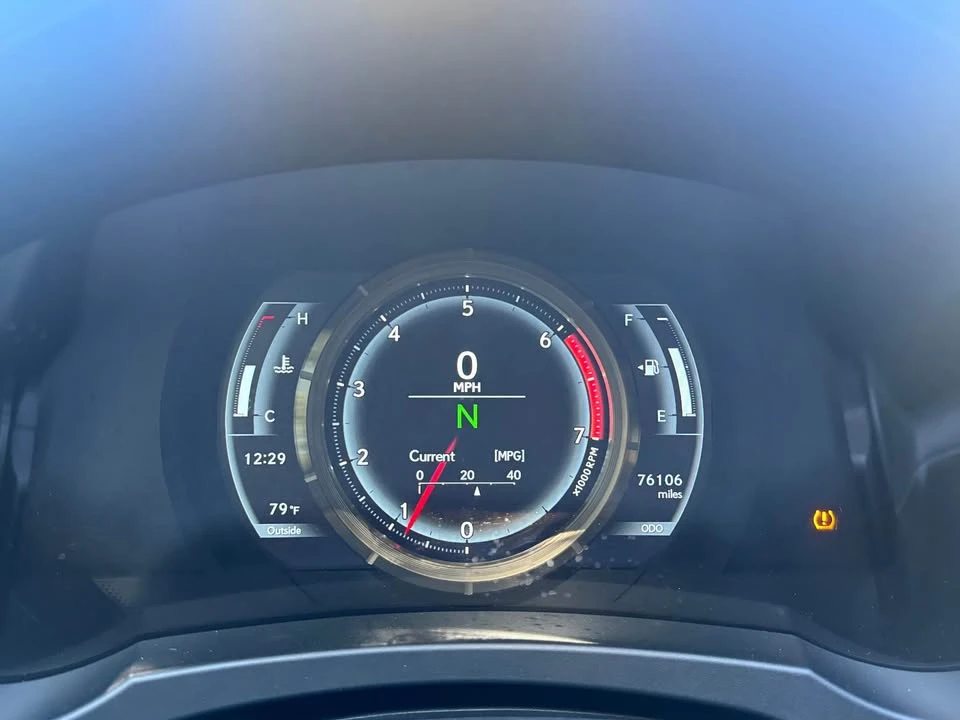 2019 Lexus IS 3rd Gen - Image 17 of 18