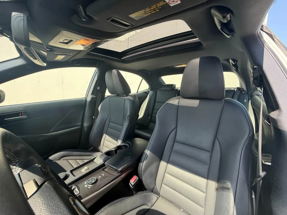 2019 Lexus IS 3rd Gen - Image 9 of 20