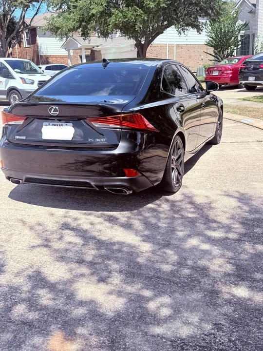2019 Lexus IS 3rd Gen - Image 6 of 10