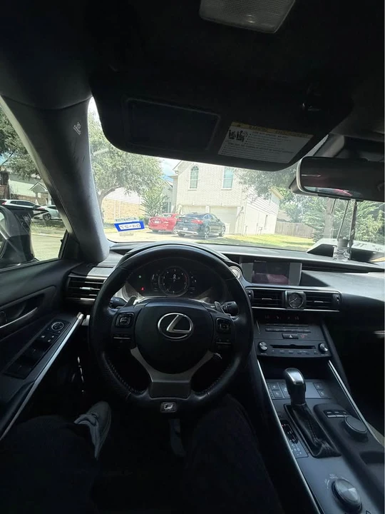 2019 Lexus IS 3rd Gen - Image 9 of 10