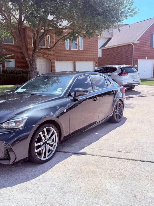 2019 Lexus IS 3rd Gen - Image 4 of 10
