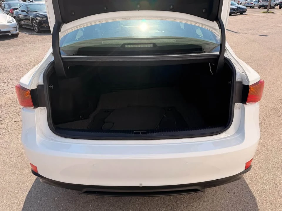 2019 Lexus IS 3rd Gen - Image 19 of 20