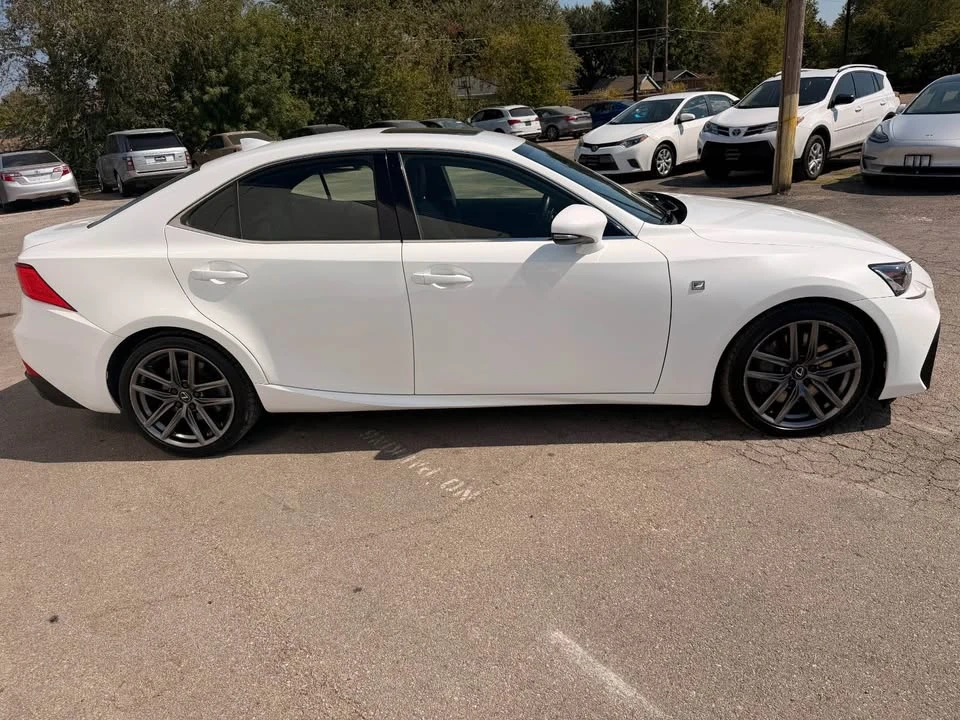 2019 Lexus IS 3rd Gen - Image 4 of 20