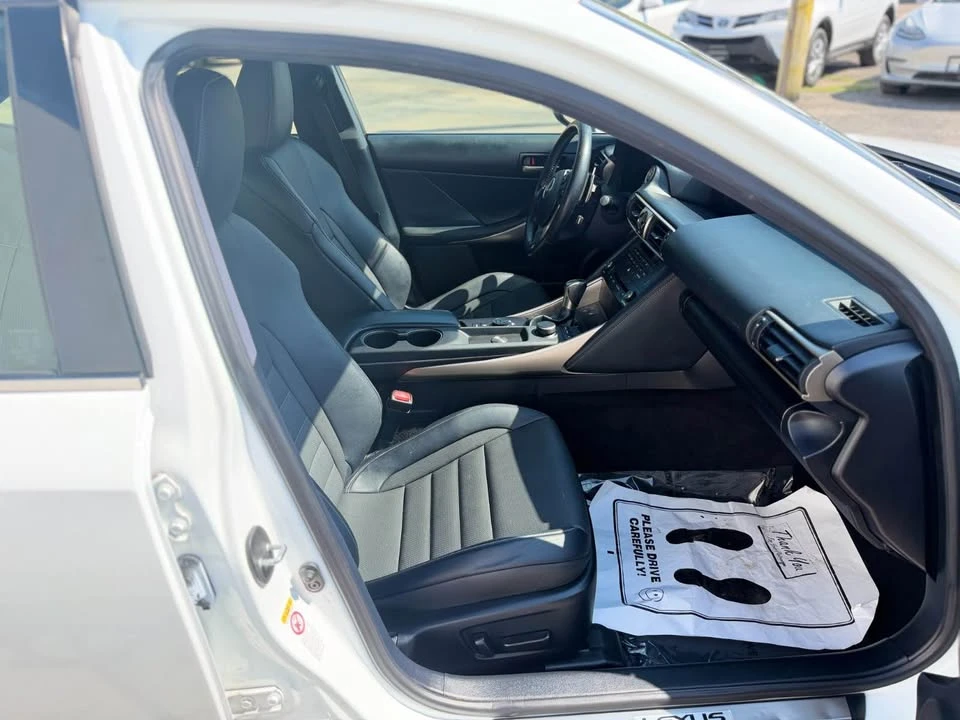 2019 Lexus IS 3rd Gen - Image 14 of 20