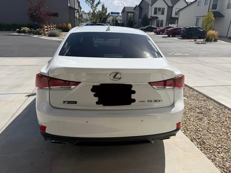 2019 Lexus IS 3rd Gen - Image 4 of 8