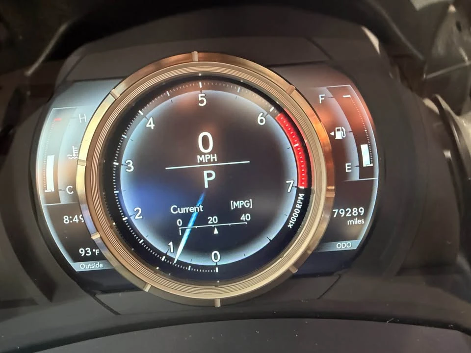 2019 Lexus IS 3rd Gen - Image 17 of 20