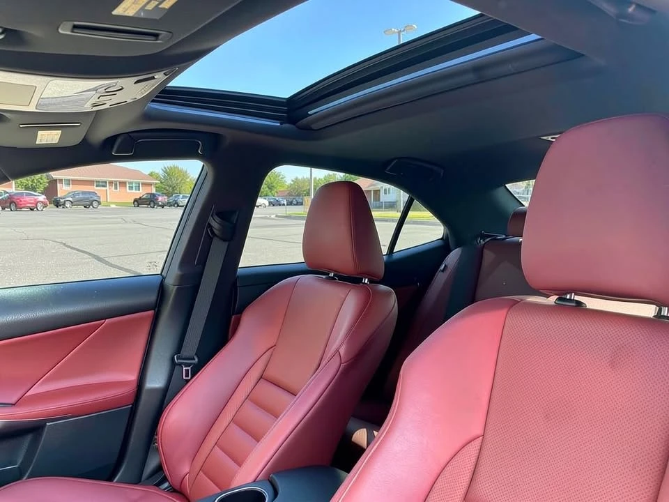 2019 Lexus IS 3rd Gen - Image 5 of 7
