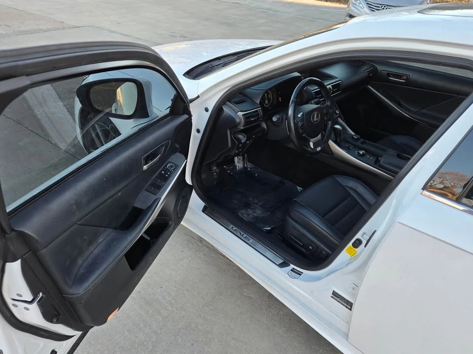 2019 Lexus IS 3rd Gen - Image 9 of 11