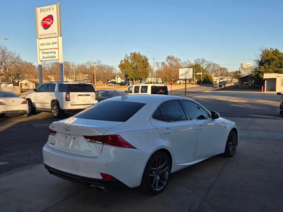 2019 Lexus IS 3rd Gen - Image 5 of 11
