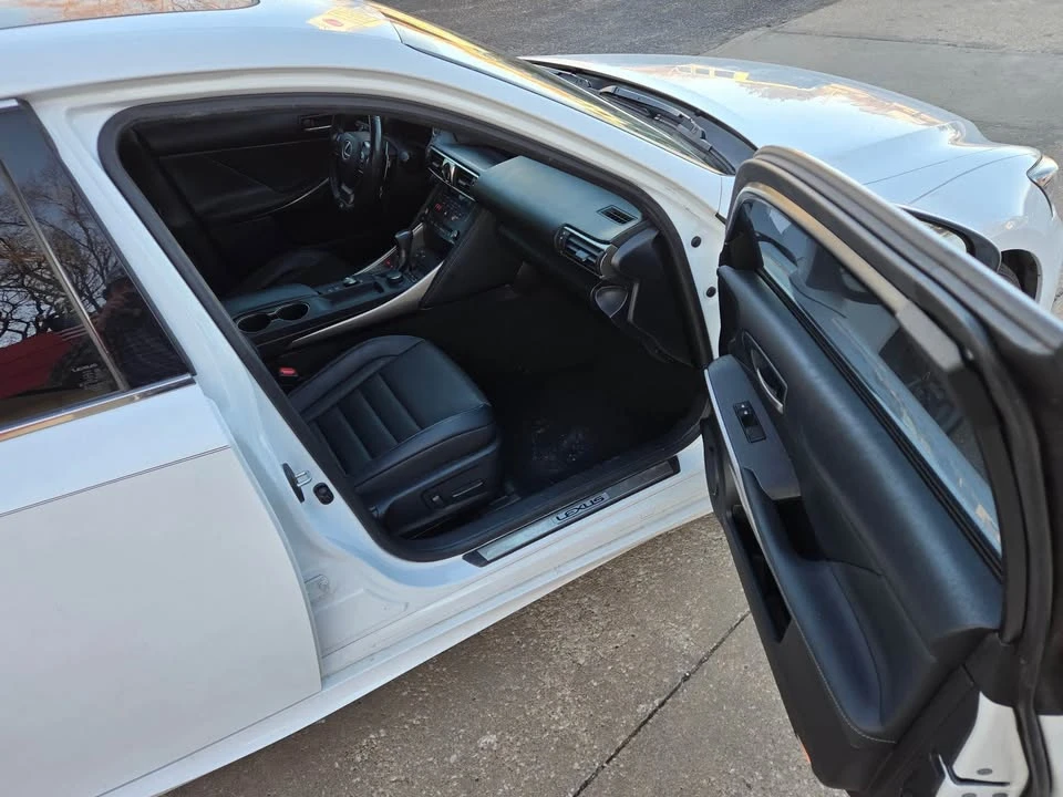 2019 Lexus IS 3rd Gen - Image 10 of 11