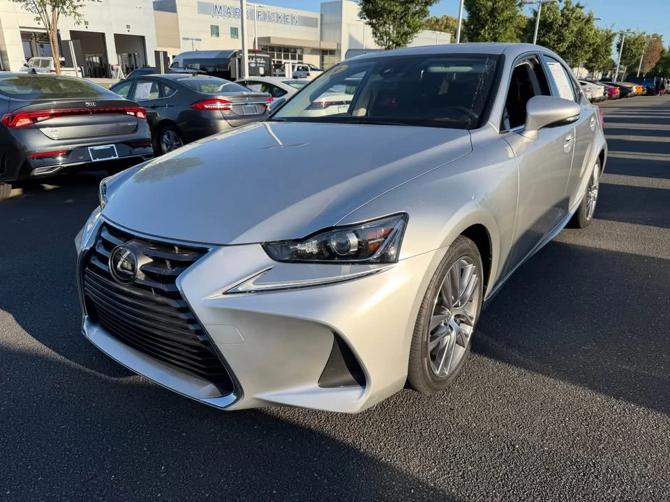 2019 Lexus IS 3rd Gen - Image 2 of 5