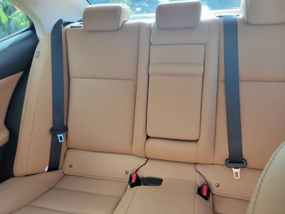 2019 Lexus IS 3rd Gen - Image 9 of 10