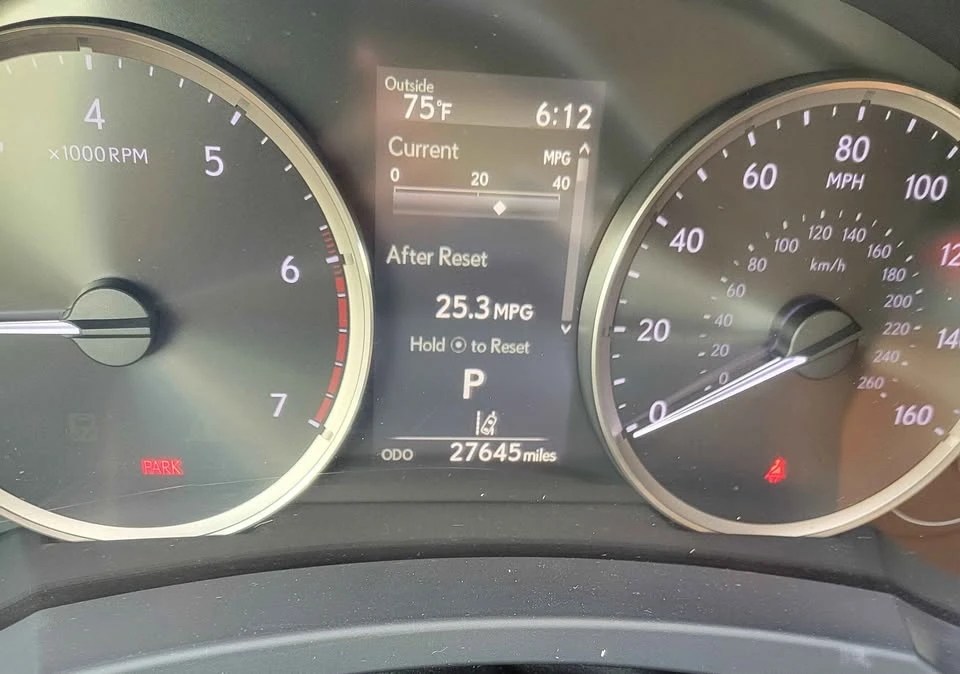 2019 Lexus IS 3rd Gen - Image 5 of 10