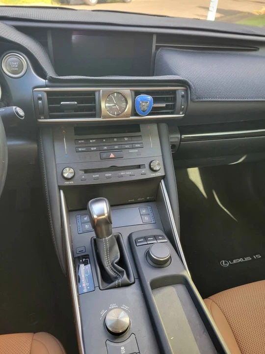 2019 Lexus IS 3rd Gen - Image 7 of 10