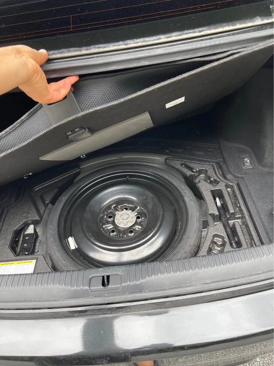 2019 Lexus IS 3rd Gen - Image 16 of 18