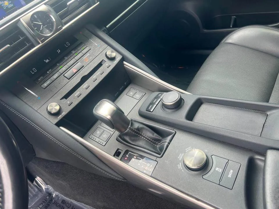 2019 Lexus IS 3rd Gen - Image 16 of 18