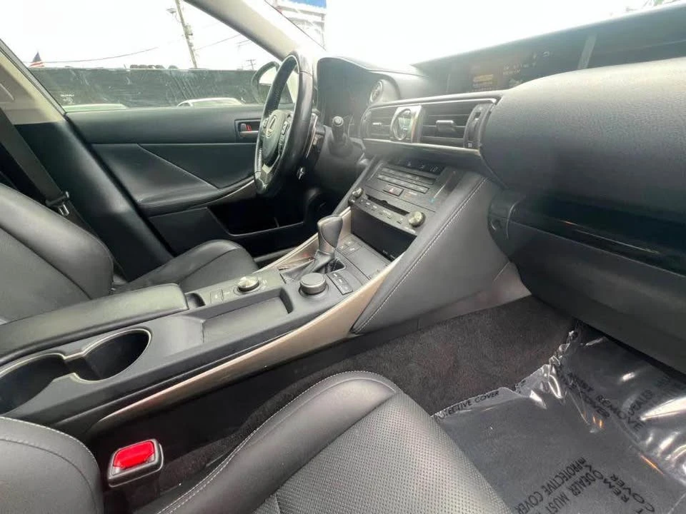 2019 Lexus IS 3rd Gen - Image 12 of 18
