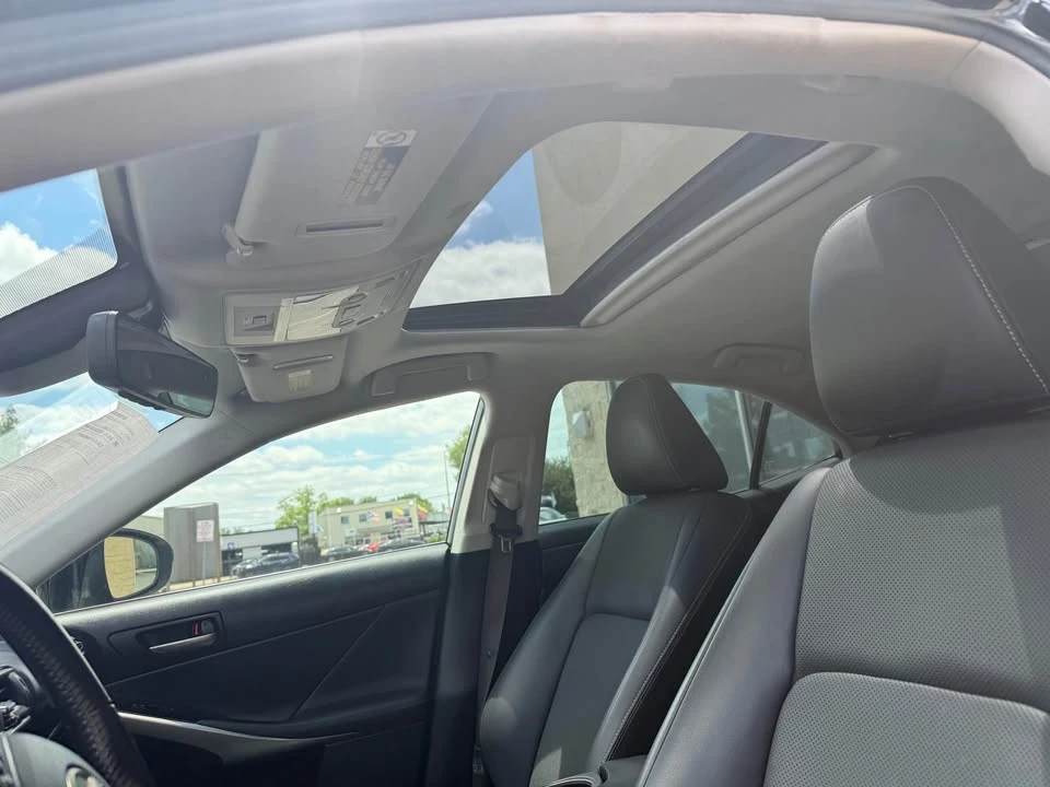 2019 Lexus IS 3rd Gen - Image 8 of 11