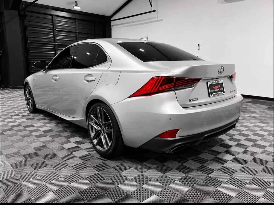 2019 Lexus IS 3rd Gen - Image 6 of 10