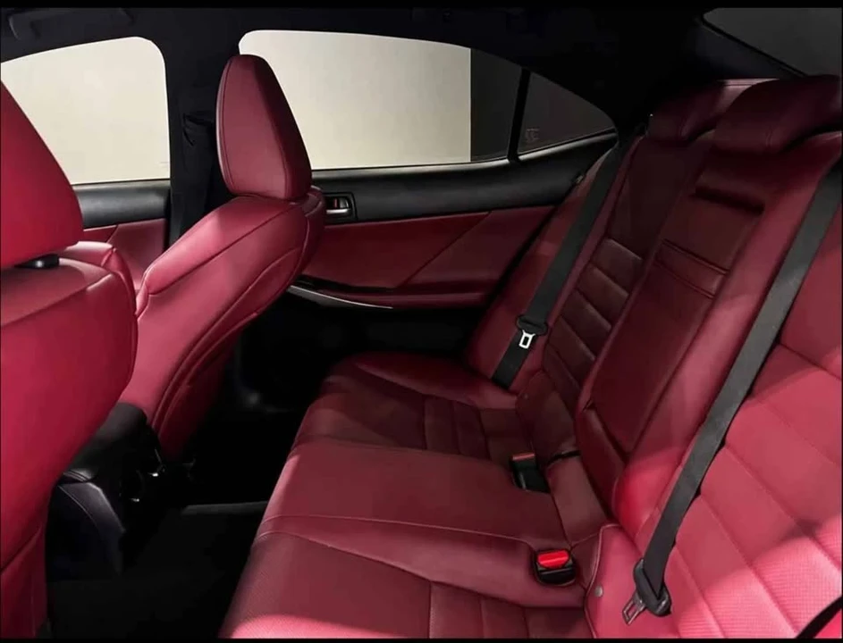 2019 Lexus IS 3rd Gen - Image 8 of 10
