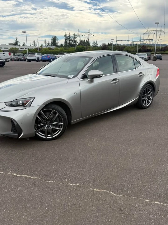 2019 Lexus IS 3rd Gen - Image 3 of 10