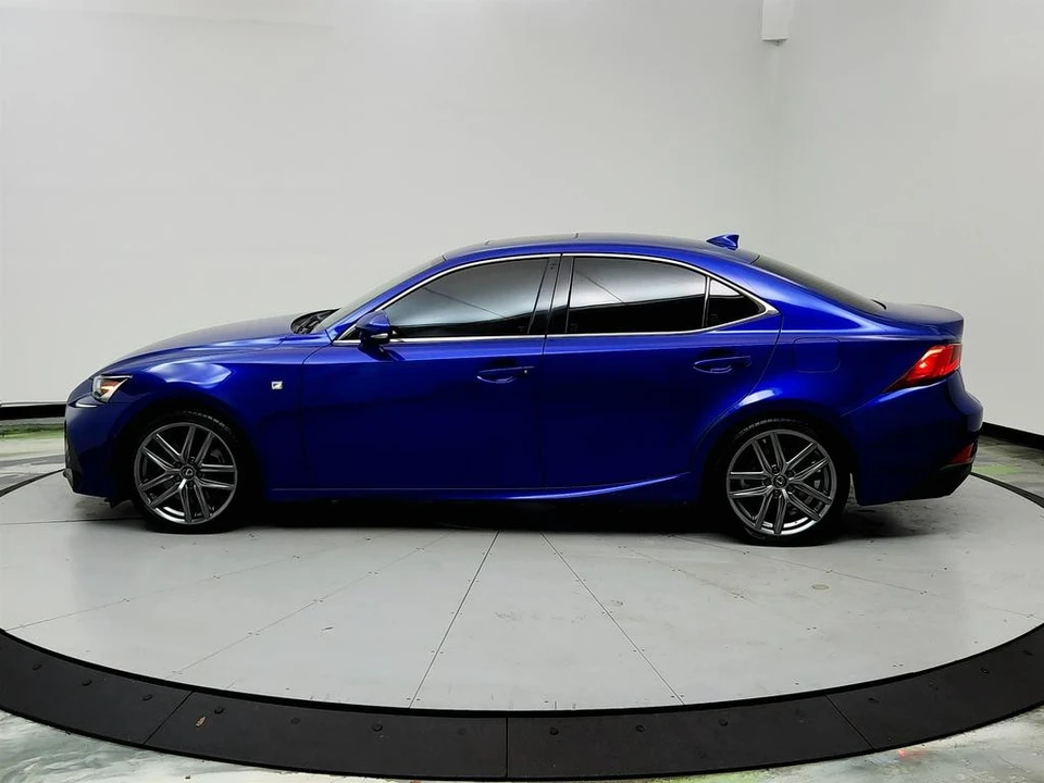 2019 Lexus IS 3rd Gen - Image 8 of 12