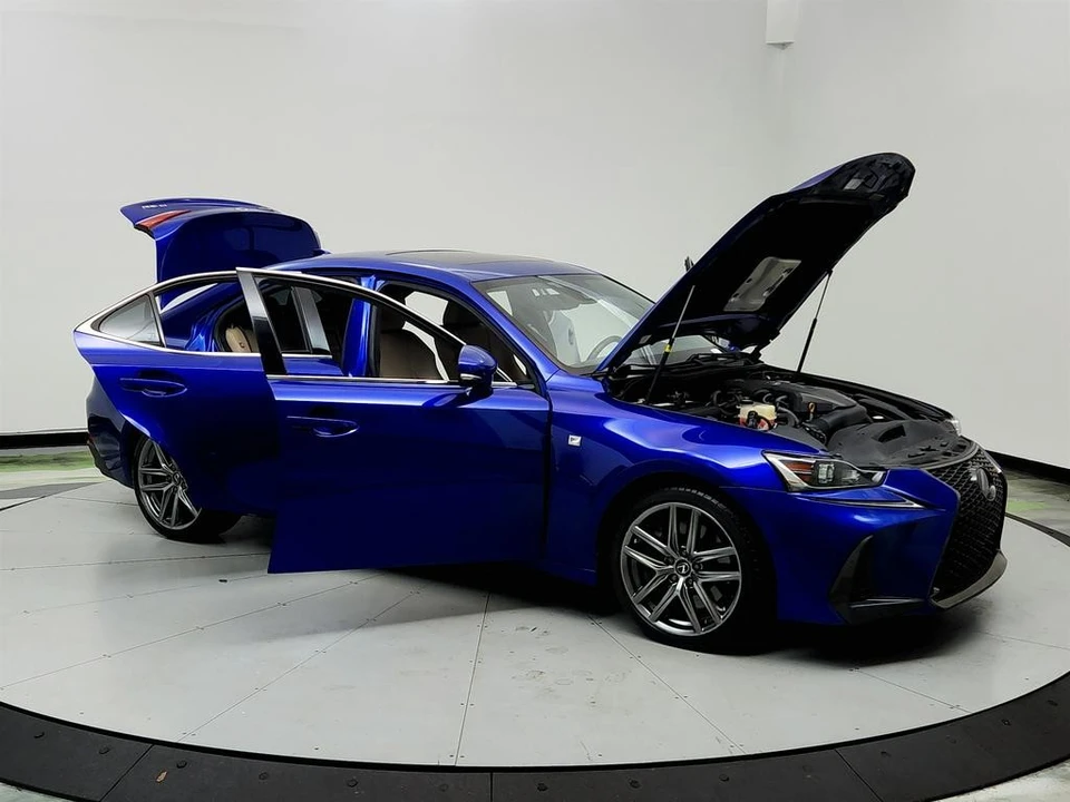 2019 Lexus IS 3rd Gen - Image 10 of 12