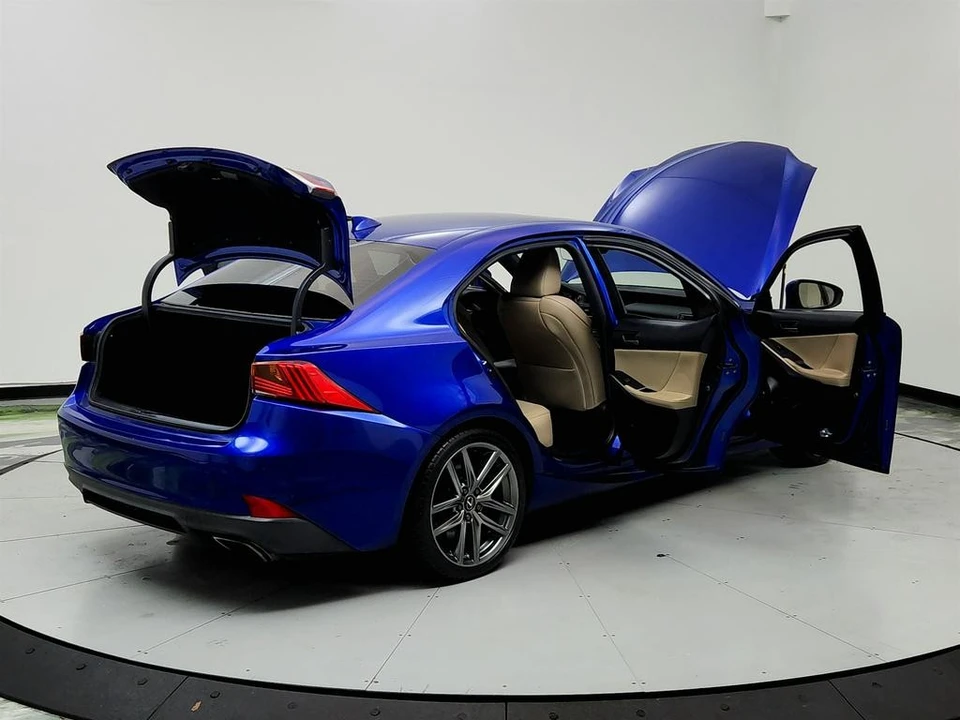 2019 Lexus IS 3rd Gen - Image 11 of 12
