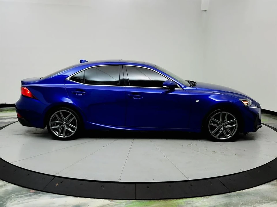 2019 Lexus IS 3rd Gen - Image 4 of 12