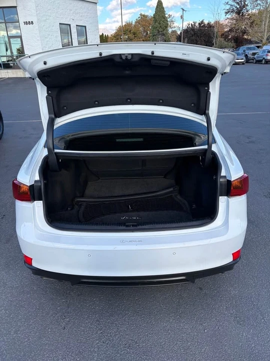 2019 Lexus IS 3rd Gen - Image 5 of 5